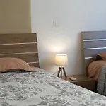 Salt Gem, Airy 2 Bdrm Appartement *