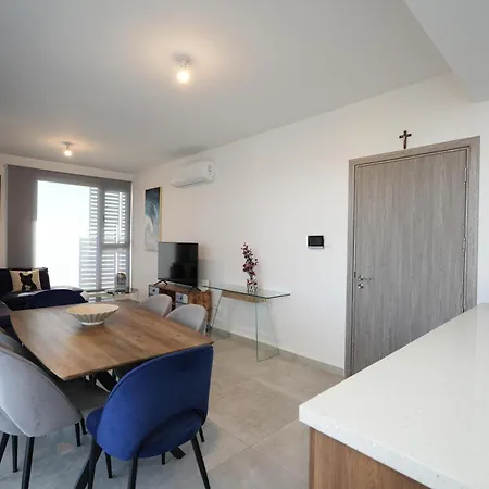 Lägenhet Salt Gem, Airy 2 Bdrm Larnaca