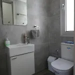 Salt Gem, Airy 2 Bdrm Apartment *