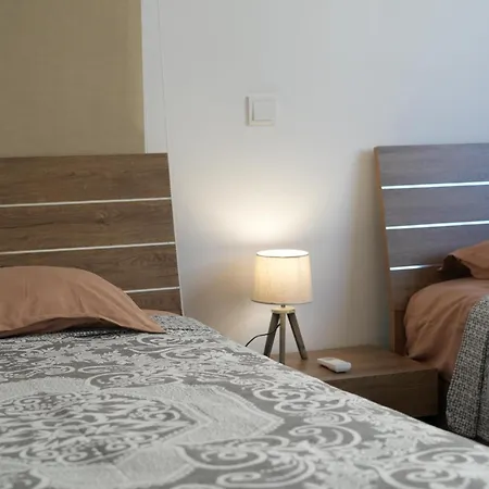 Salt Gem, Airy 2 Bdrm דירה *